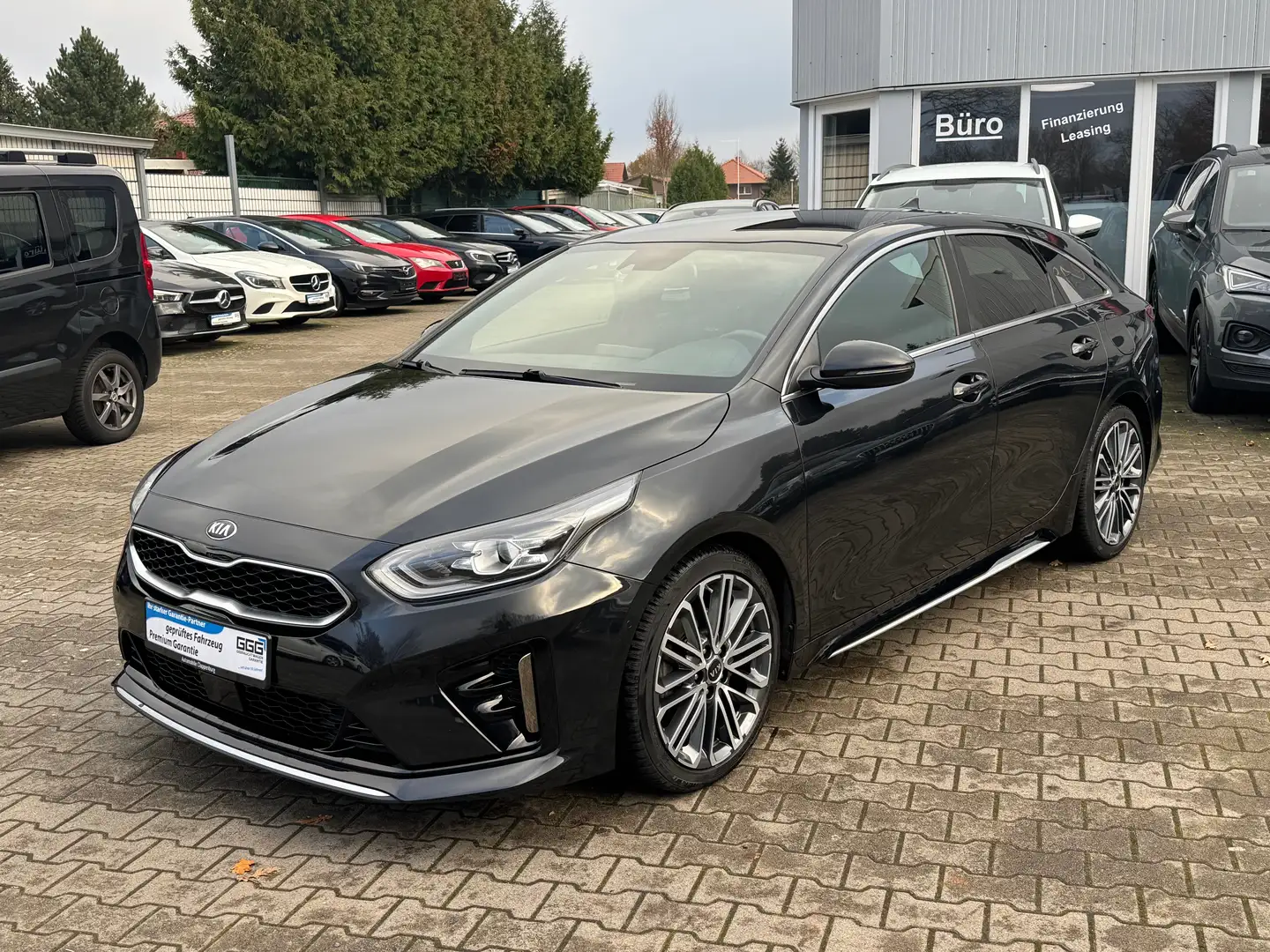Kia ProCeed / pro_cee'd 1,6 CRDi Automatik "GT-Line" *Finanzierung mög. Schwarz - 1