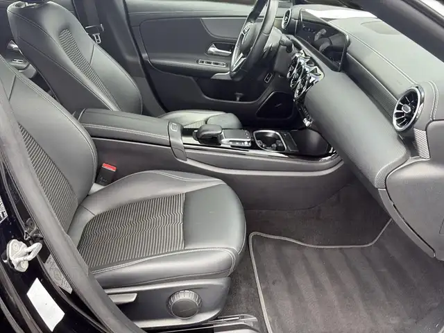 Mercedes-Benz Cla view 14