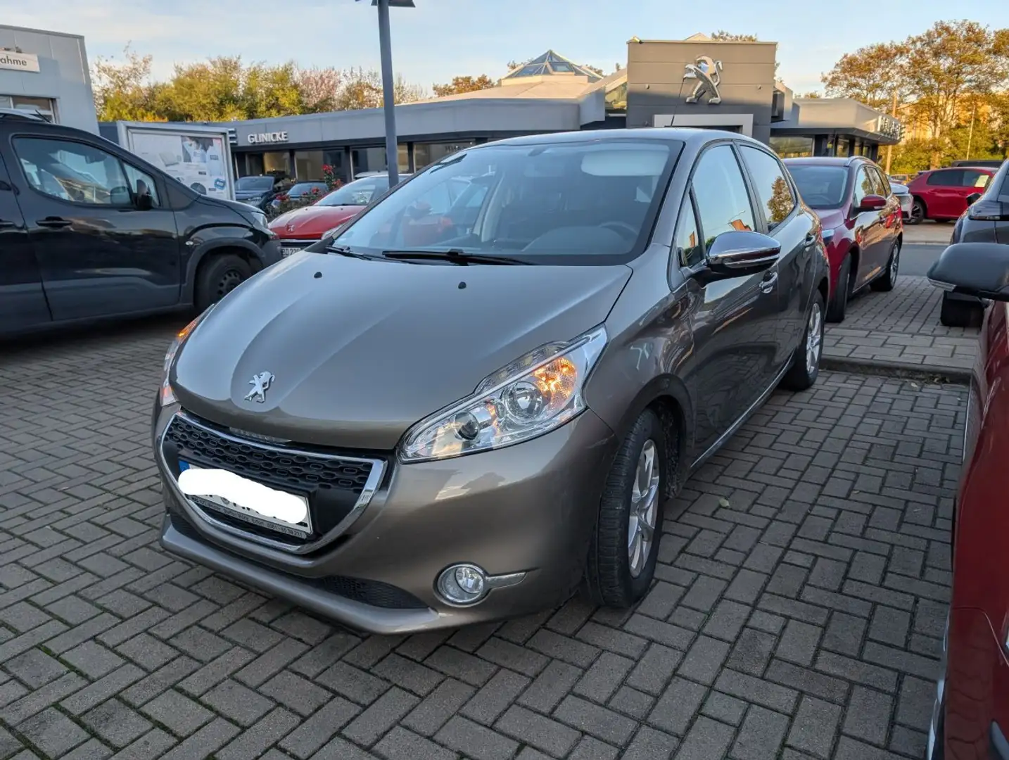 Peugeot 208 Style/Scheckheft/LED Paket/PDC/Iempomat/Klimaanlag Grau - 2