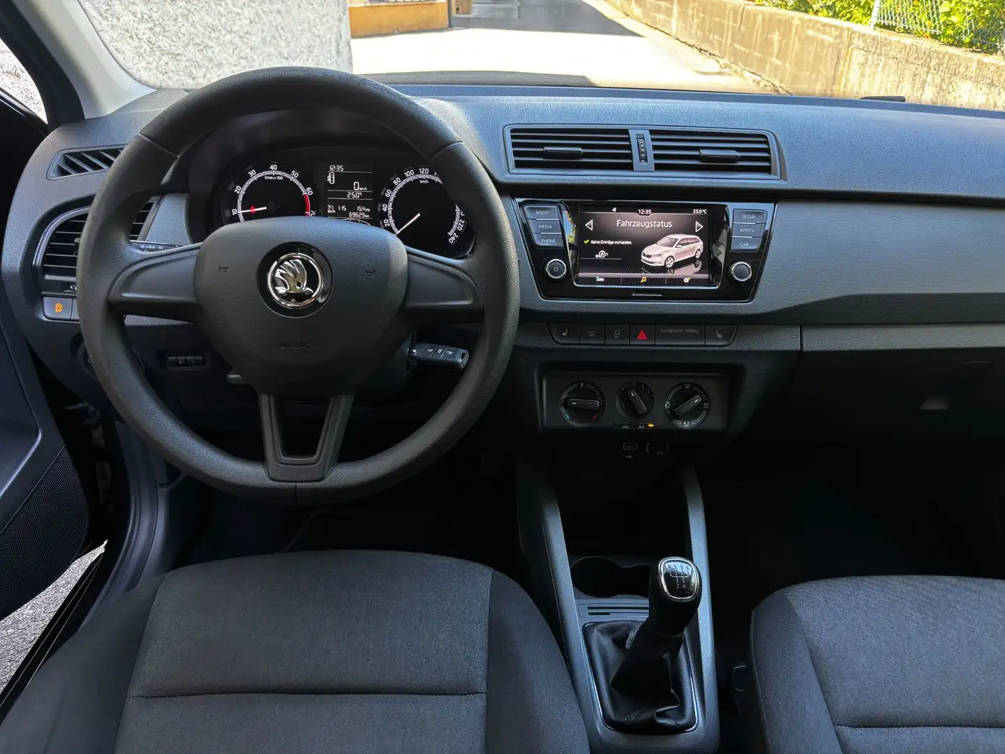 Skoda Fabia 1.0 TSI Active / Service NEU / Sitzheizung Schwarz - 2