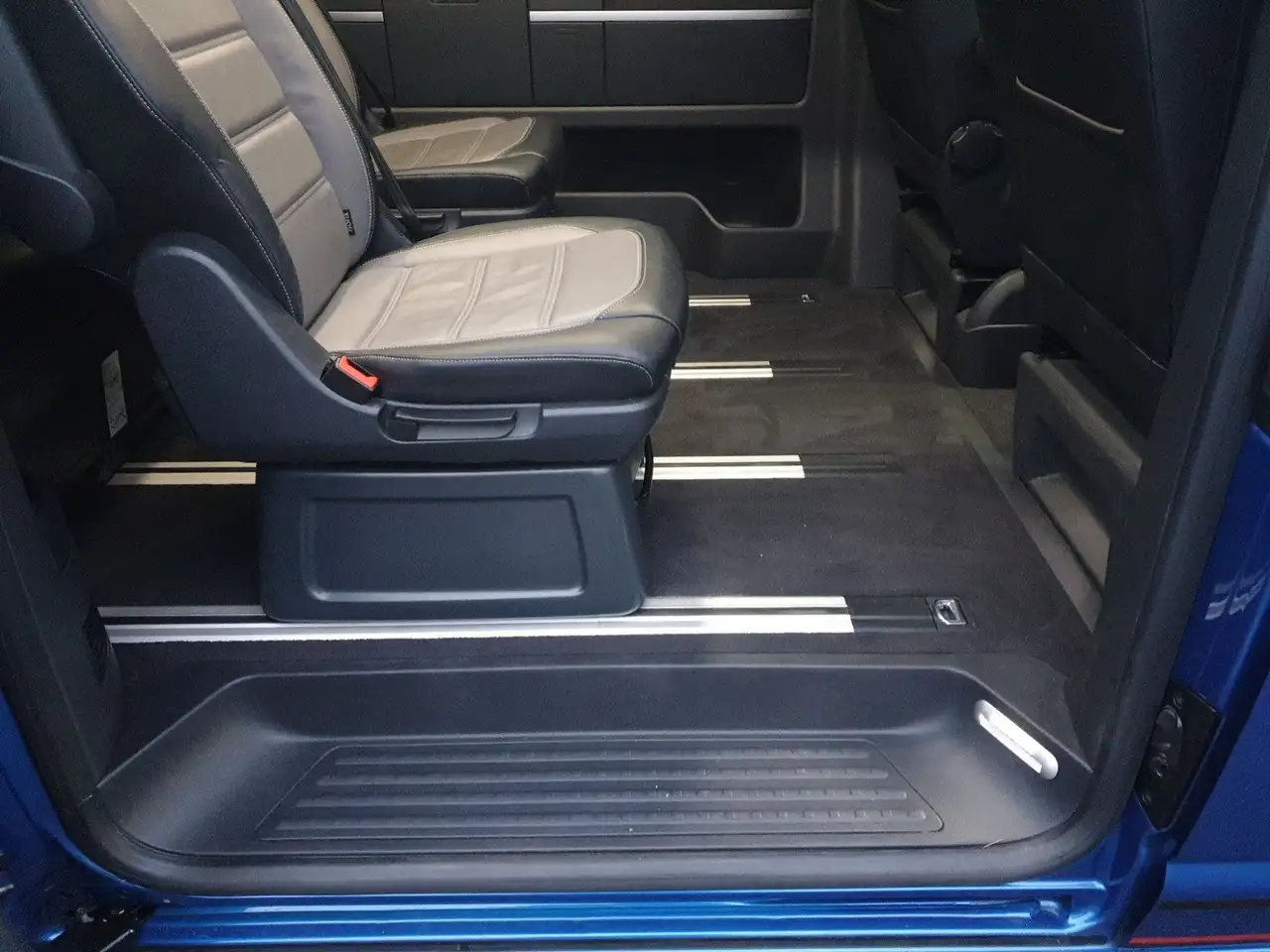 Volkswagen T6.1 Multivan 2.0 TDI DSG EDITION +AHK +LED +ACC +RKAM +LEDER +, миниатюра 17