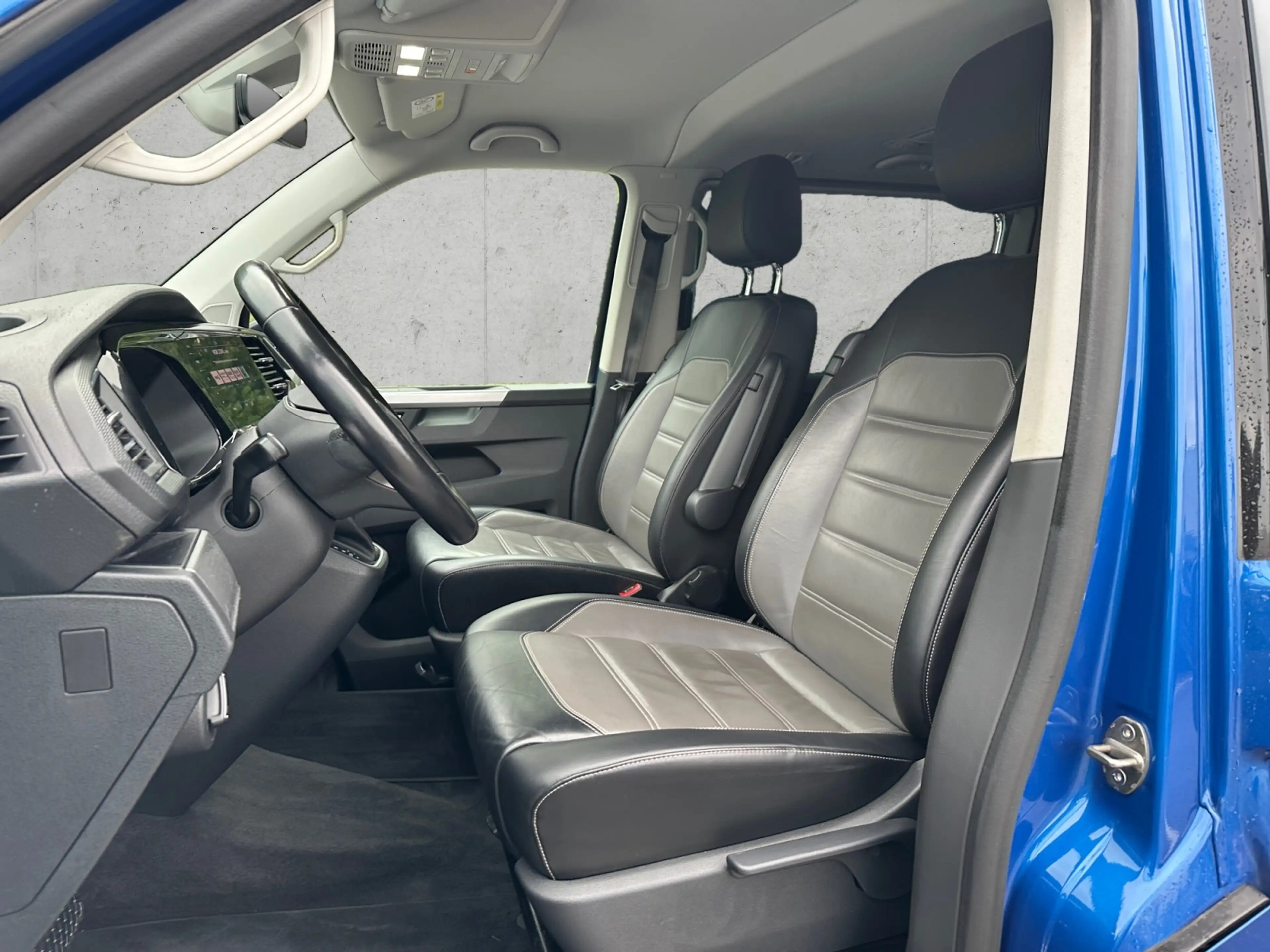 Volkswagen T6.1 Multivan 2.0 TDI DSG EDITION +AHK +LED +ACC +RKAM +LEDER + — photo 11