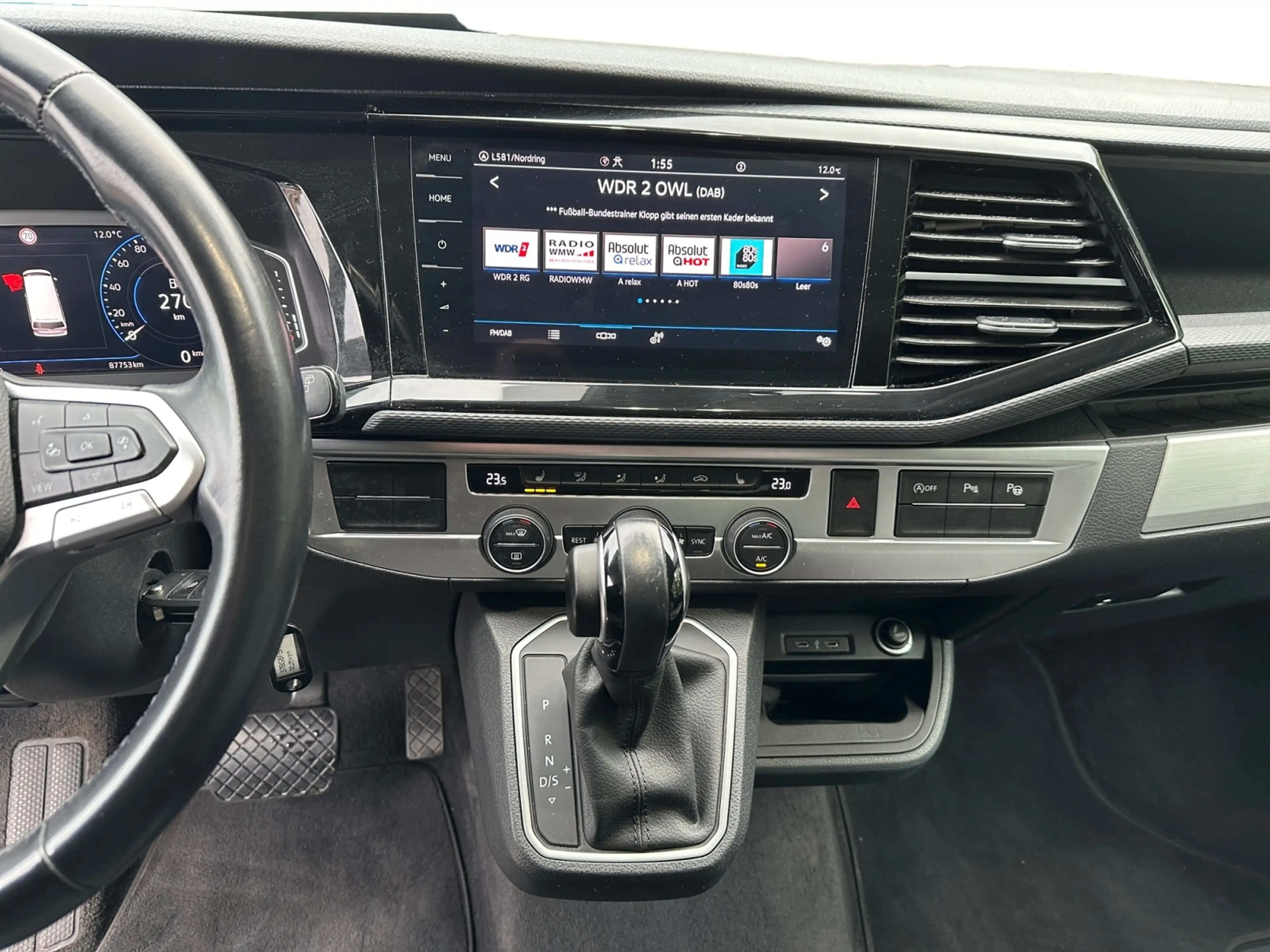 Volkswagen T6.1 Multivan 2.0 TDI DSG EDITION +AHK +LED +ACC +RKAM +LEDER + — photo 13