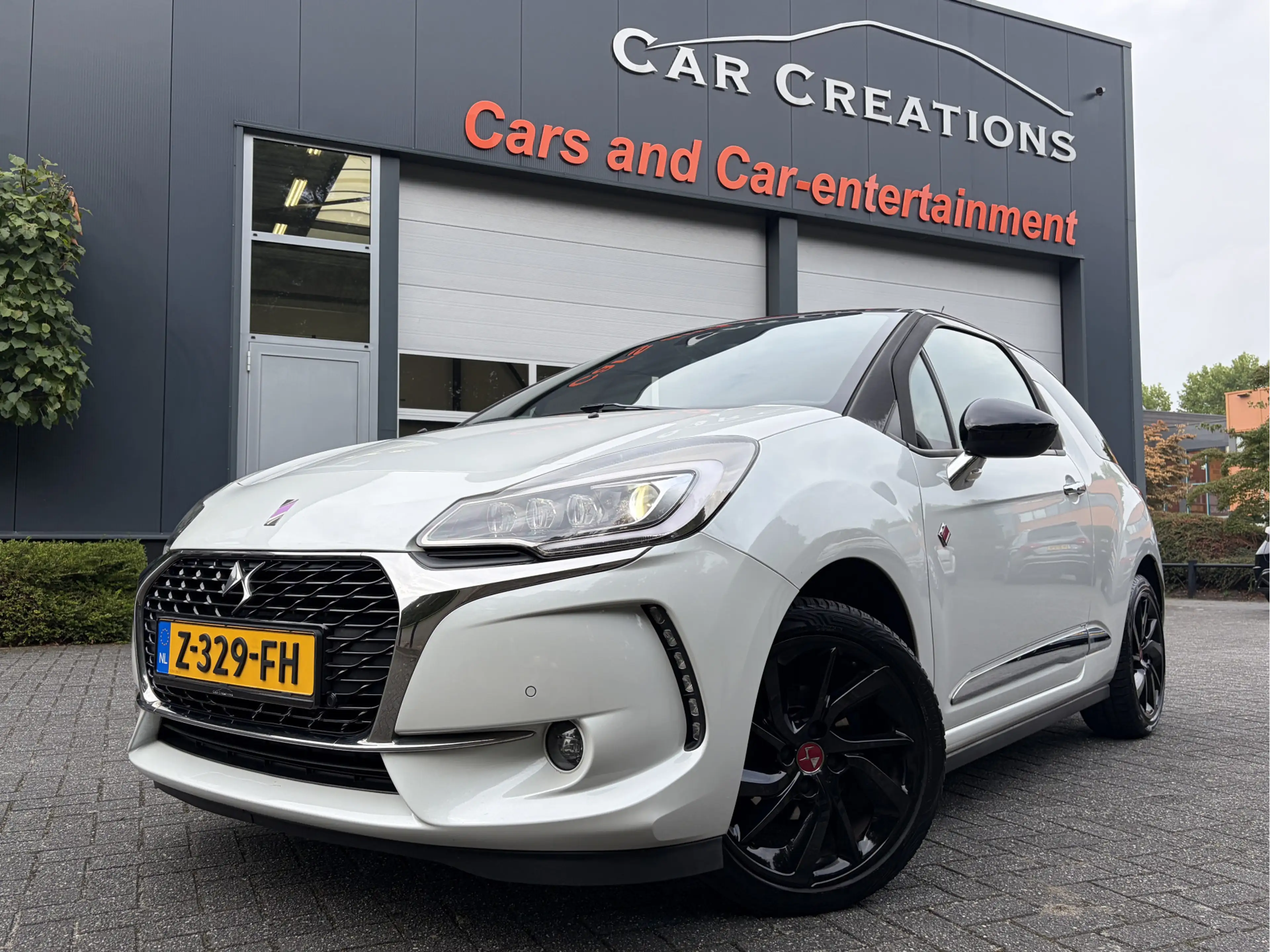 DS Automobiles DS 3 1.2 PureTech Givenchy Le MakeUp Performance Line