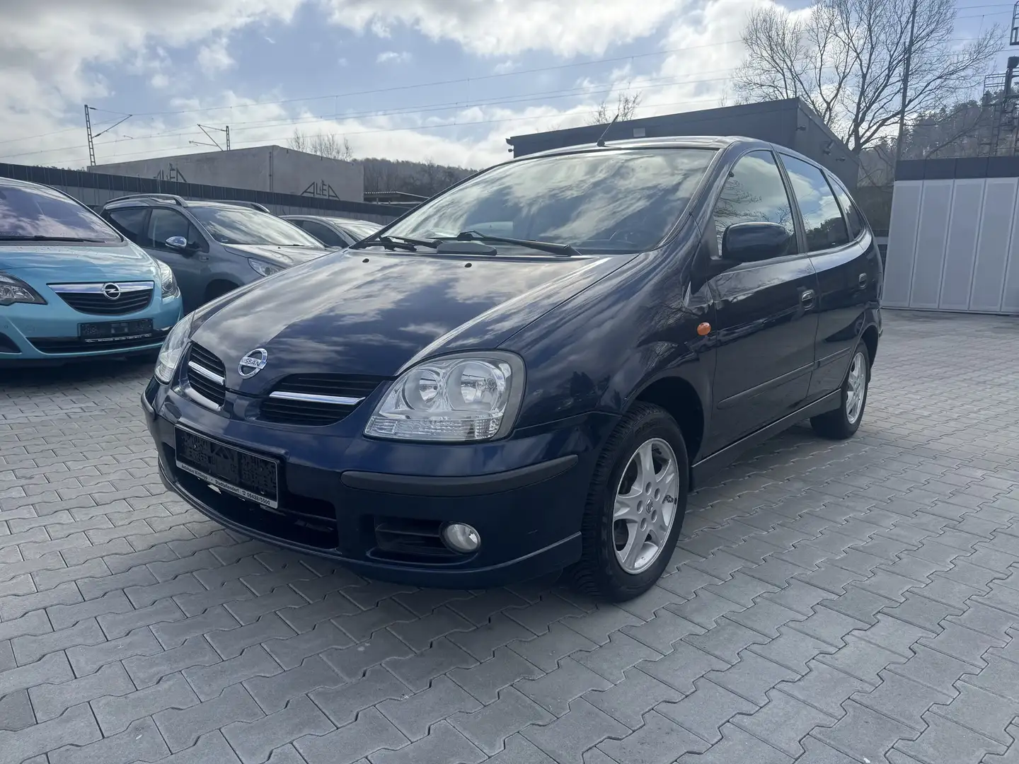 Nissan Almera Tino Acenta plus 1.8 16V / Klimaautomatik/kamera Azul - 1