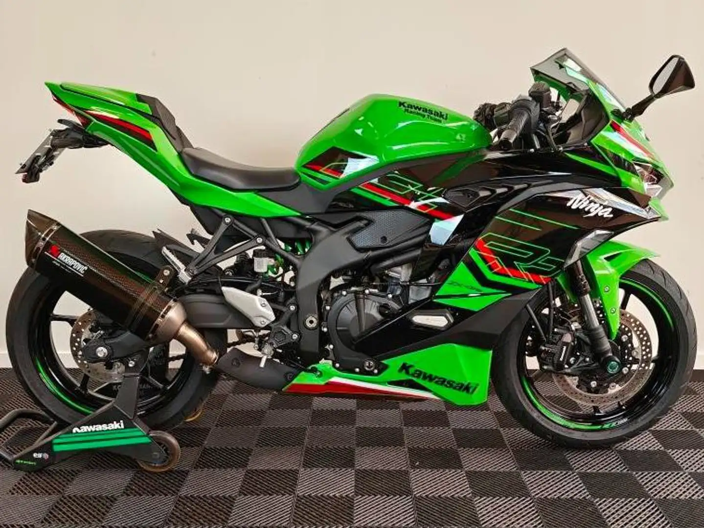 Kawasaki Ninja ZX-4RR RK Approved + Kit Performance zelena - 1
