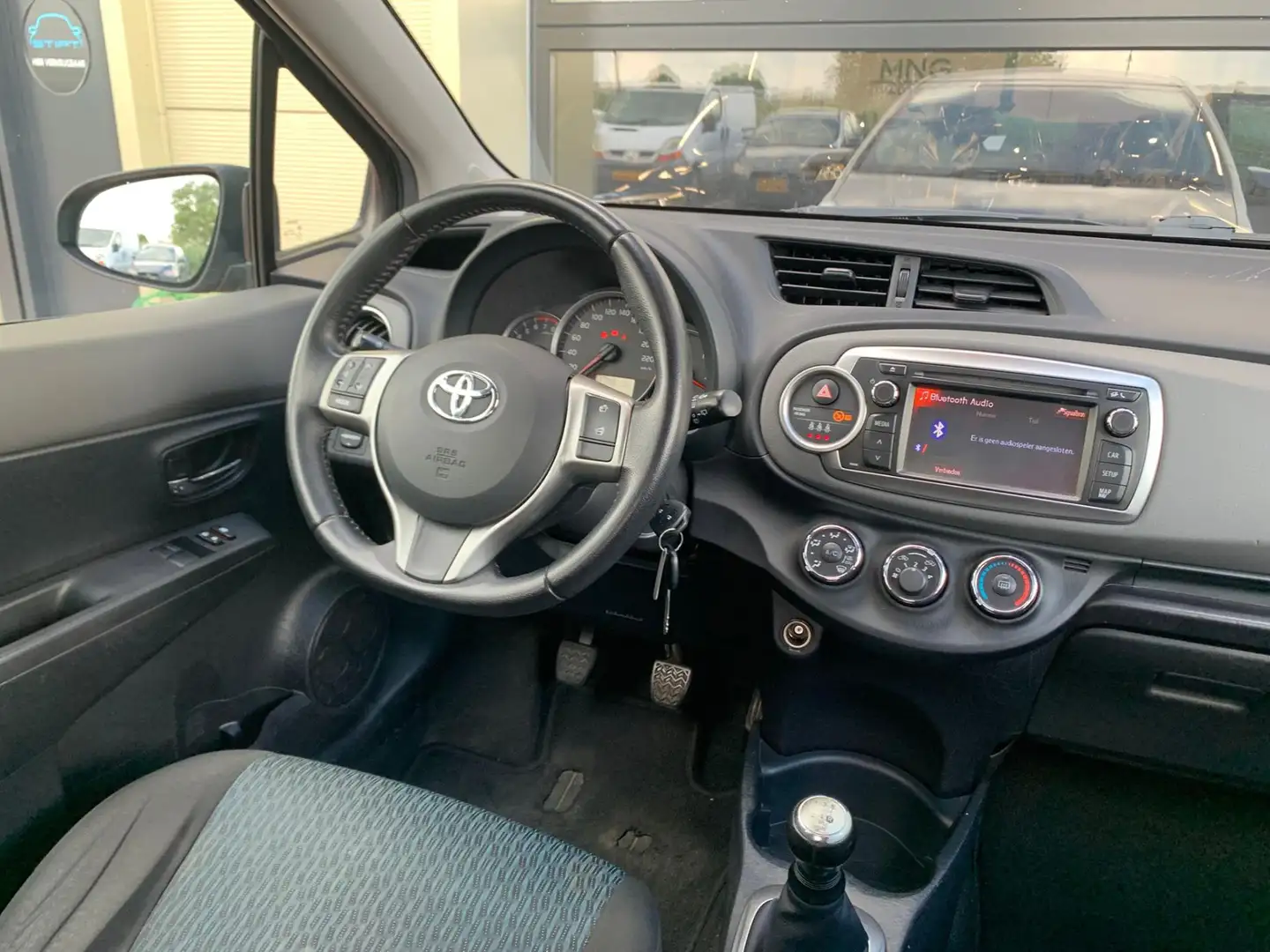 Toyota Yaris 1.0 VVT-i Aspiration|Camera|Airco|Nap|VOL!| Grijs - 2