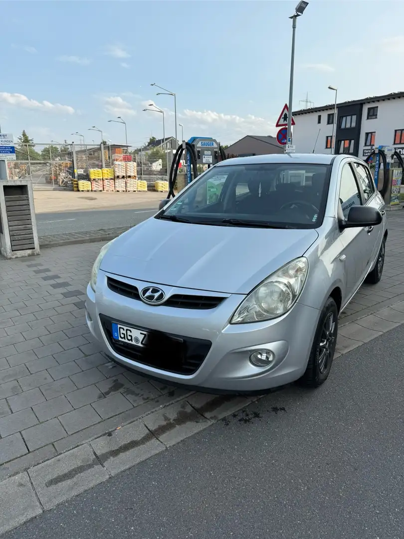 Hyundai i20 Classic Grau - 1