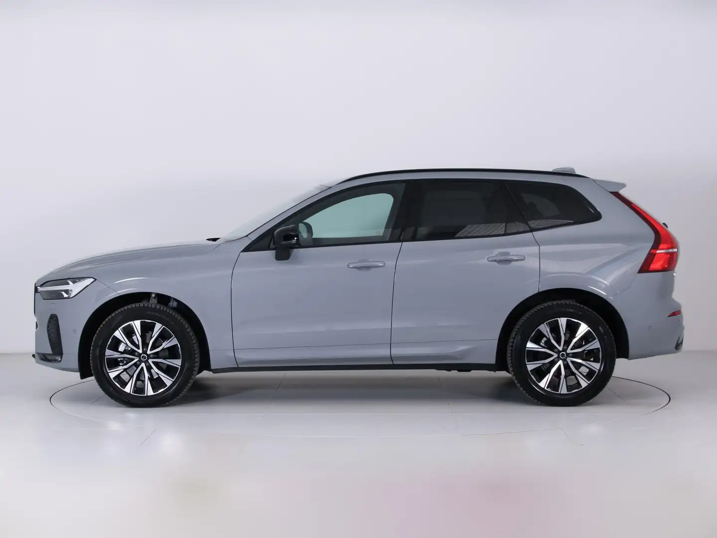 Volvo XC60 XC60 B5 (bz) 250CV AWD AUT PLUS DARK Grau - 2