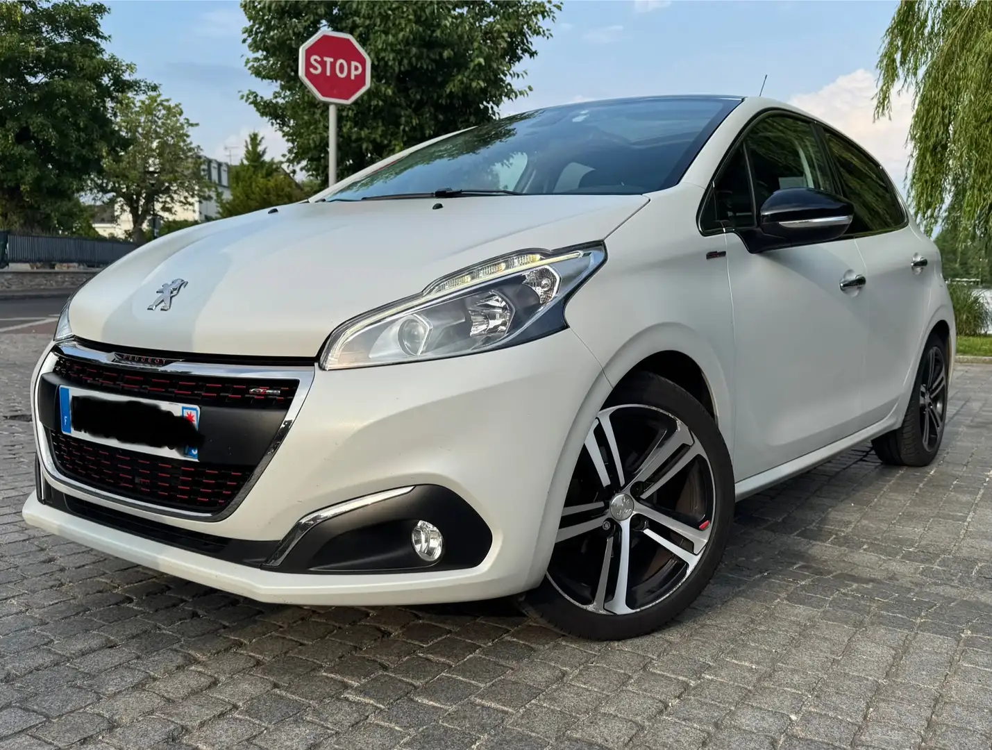 Peugeot 208 1.2 PureTech 110ch S&S EAT6 GT Line - 1
