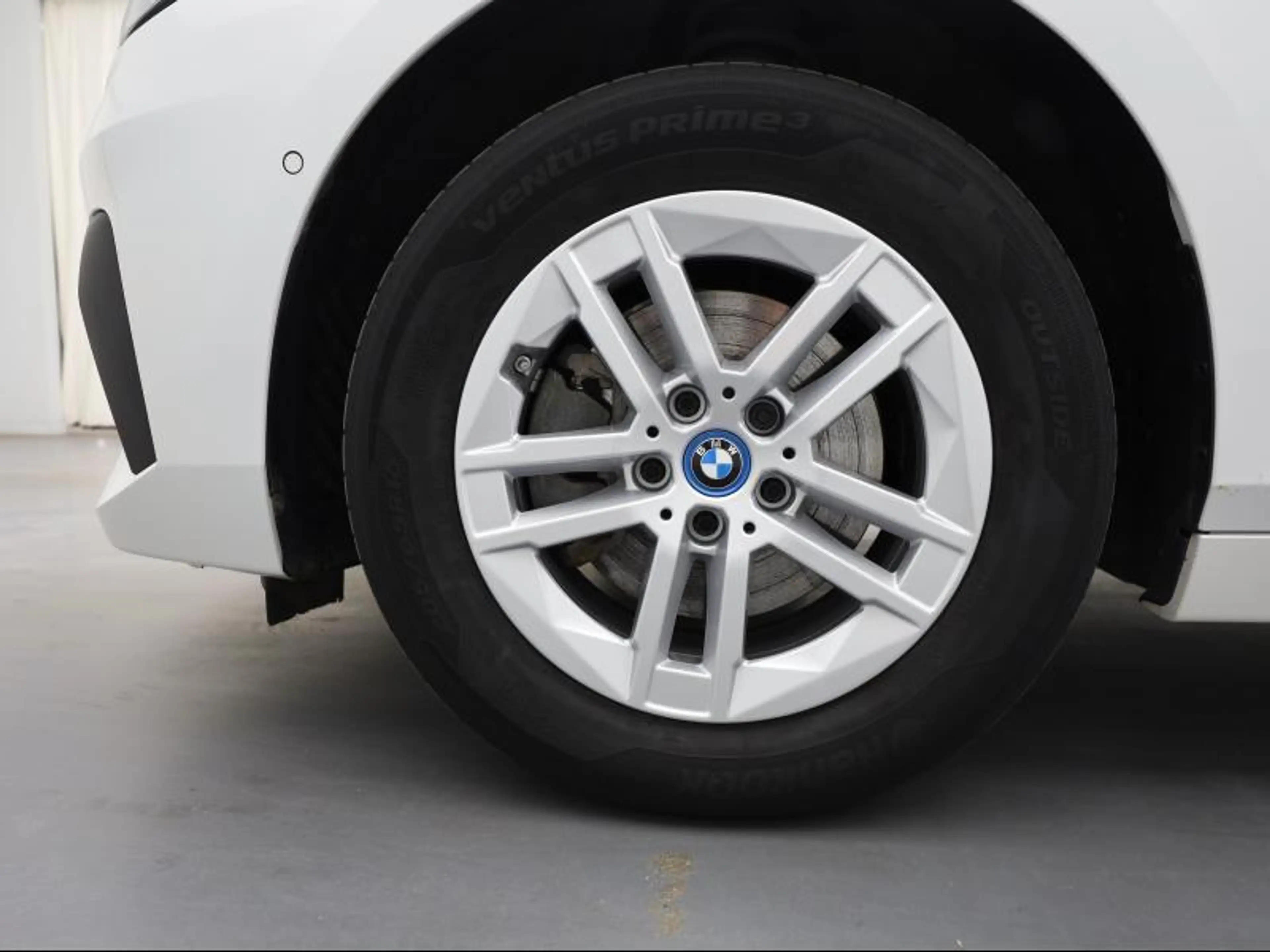 BMW 225 225e xDrive Active Tourer — photo 8