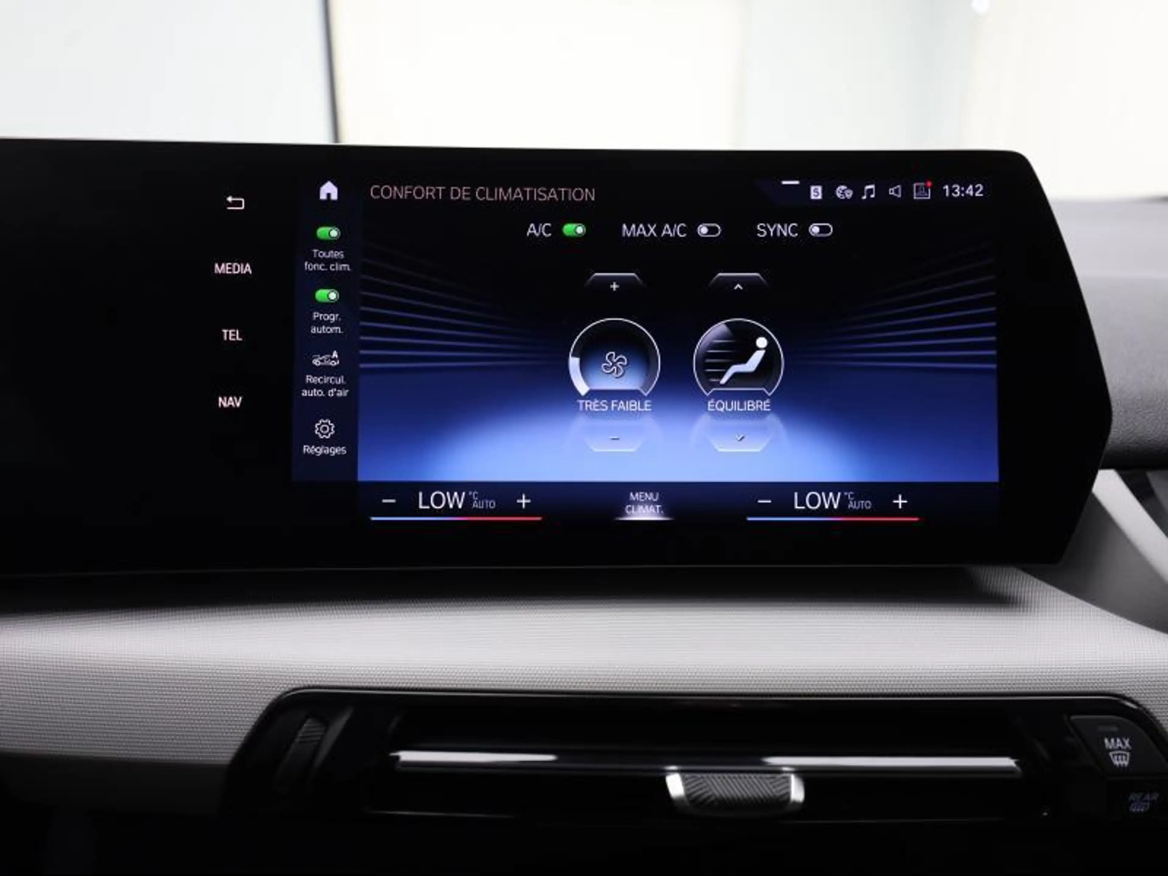 BMW 225 225e xDrive Active Tourer — photo 13