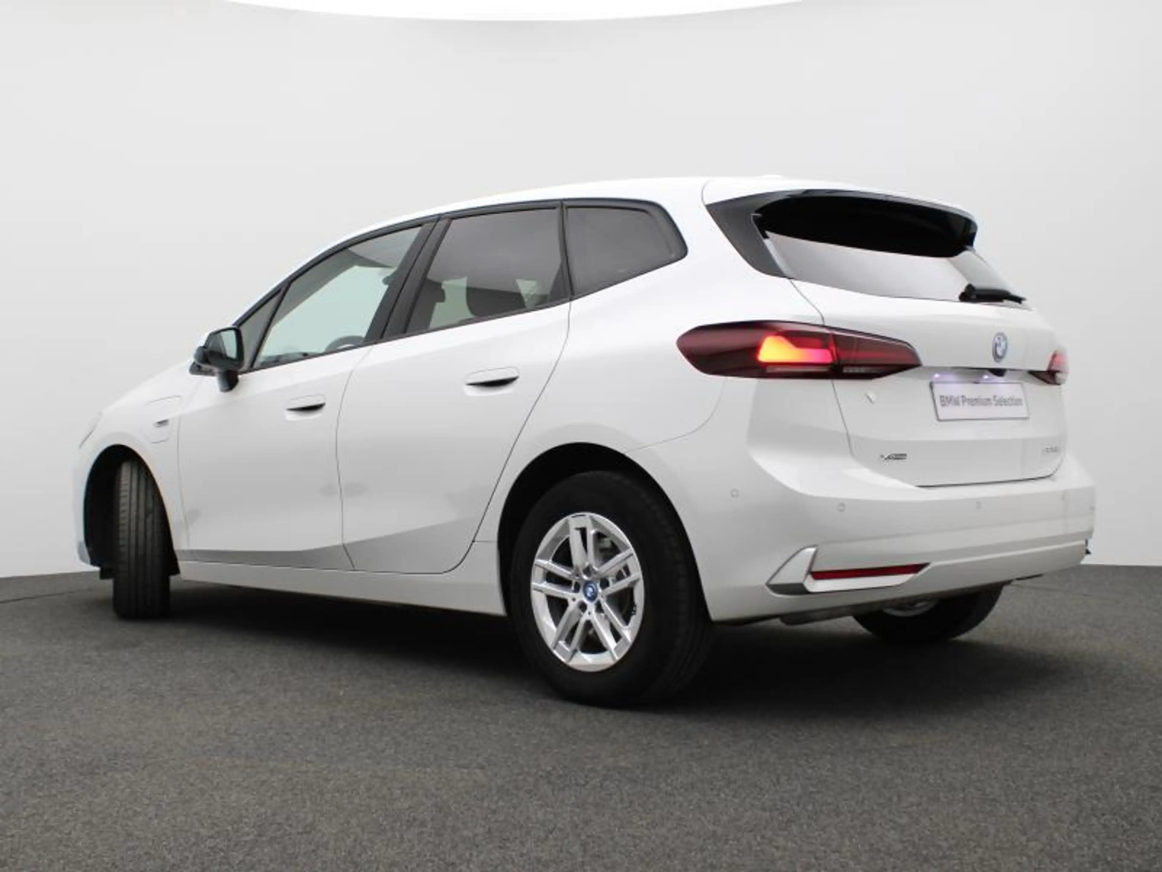 BMW 225 225e xDrive Active Tourer — photo 5