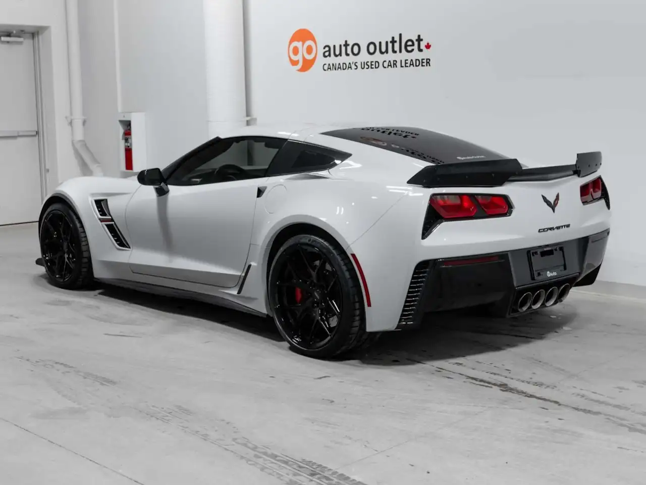 Chevrolet Corvette снимка Chevrolet Corvette
