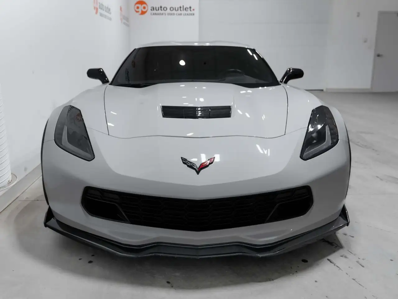Chevrolet Corvette снимка Chevrolet Corvette