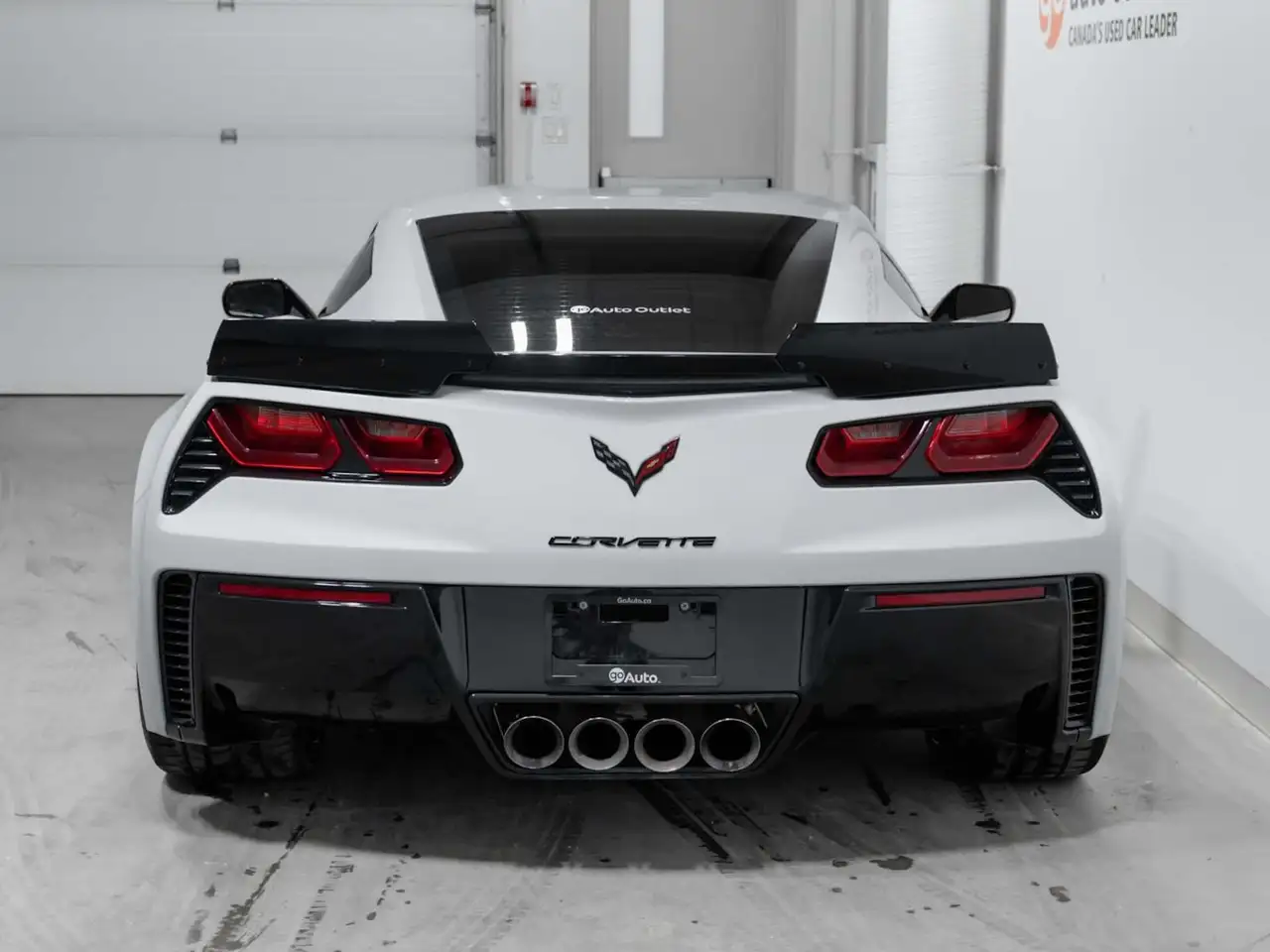 Chevrolet Corvette снимка Chevrolet Corvette