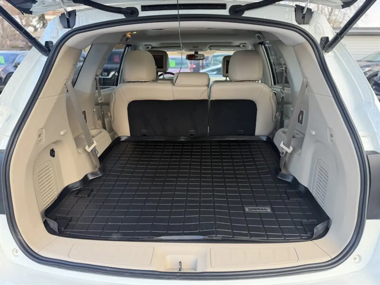 Nissan Pathfinder снимка Nissan Pathfinder