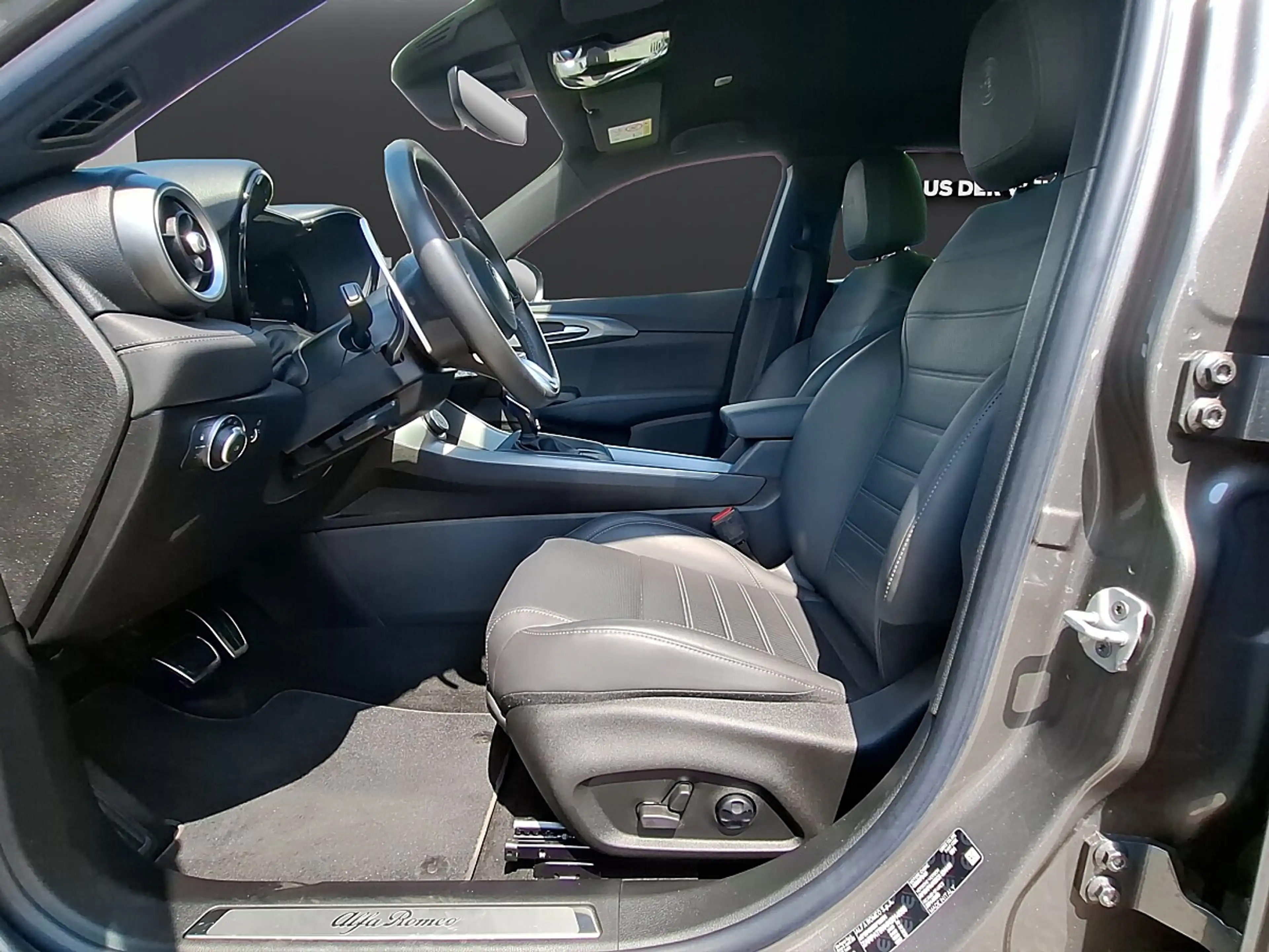 Alfa Romeo Tonale Edizione Speciale 1.3 T4 PHEV VGT e-AWD *Anhäng... — photo 9