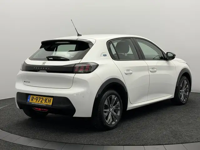 Peugeot E-208 view 12