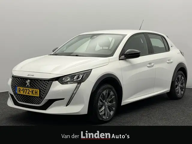 2022 Peugeot E-208 in White for sale