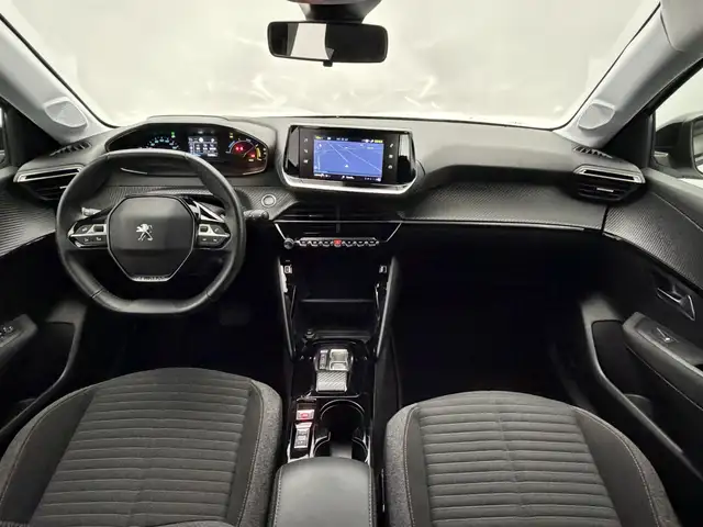 Peugeot E-208 view 4