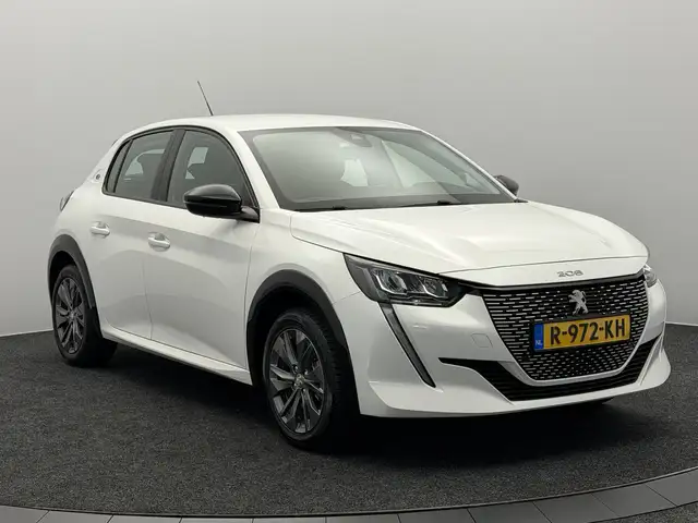 Peugeot E-208 view 6