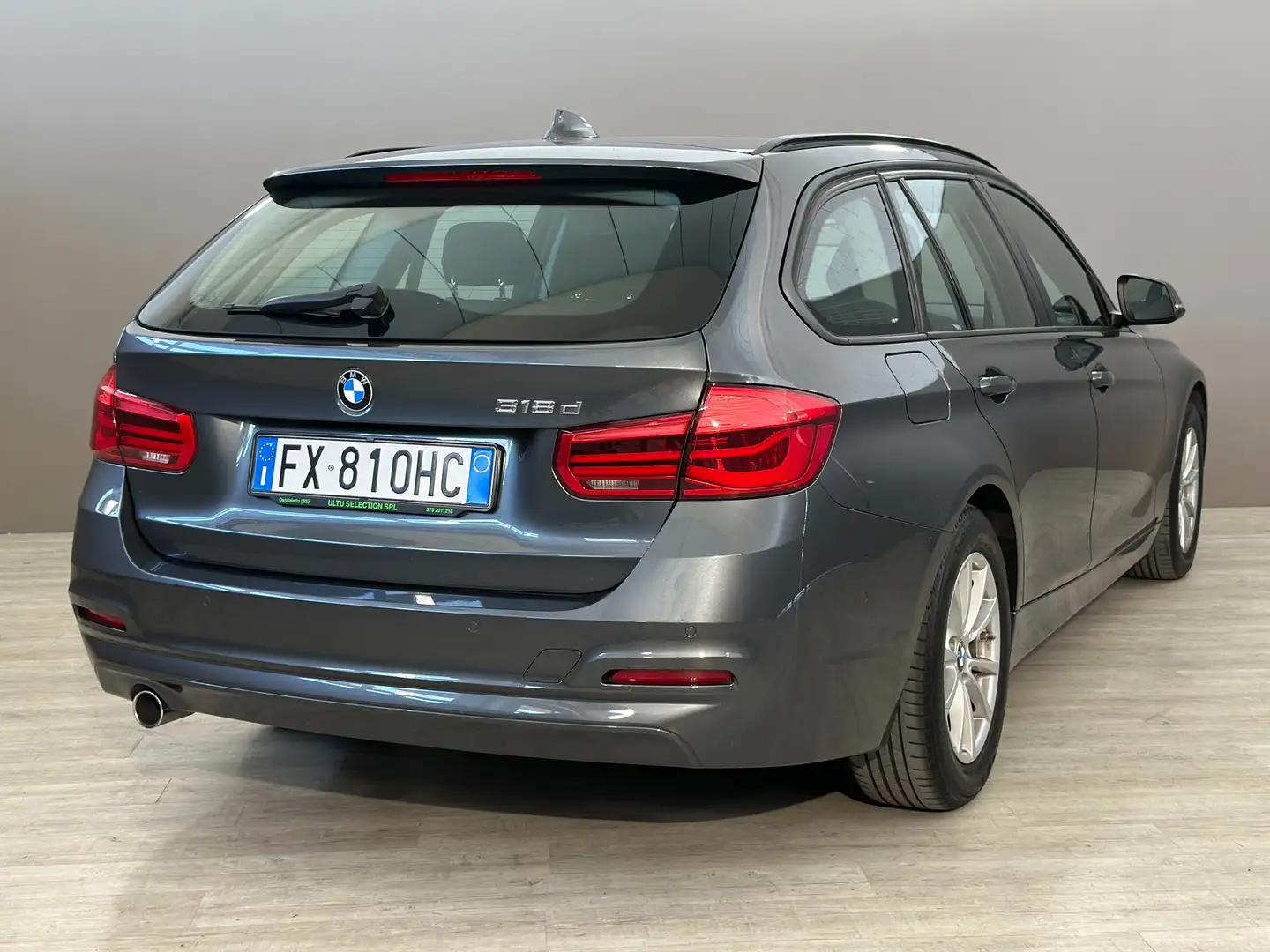 BMW 318 d Touring Business Advantage 150CV auto Grey - 2