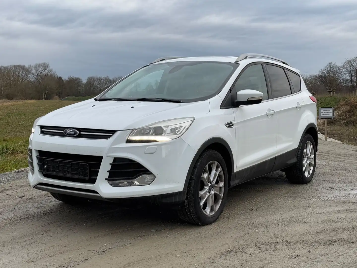 Ford Kuga Titanium*1.Hand*Zylinderkopfschaden* Blanc - 1