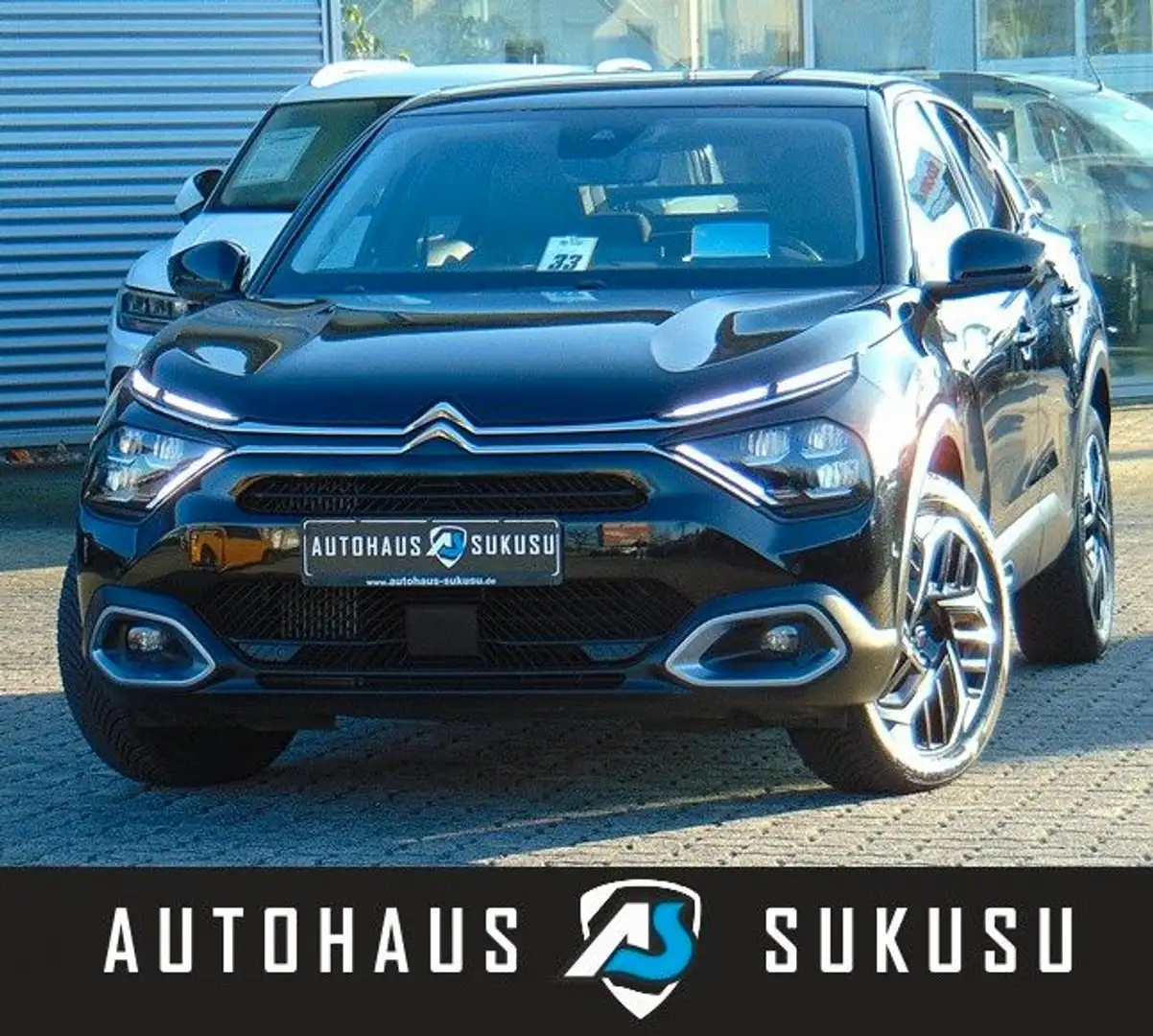 Citroen C4 1.2 PureTech Shine Schwarz - 1