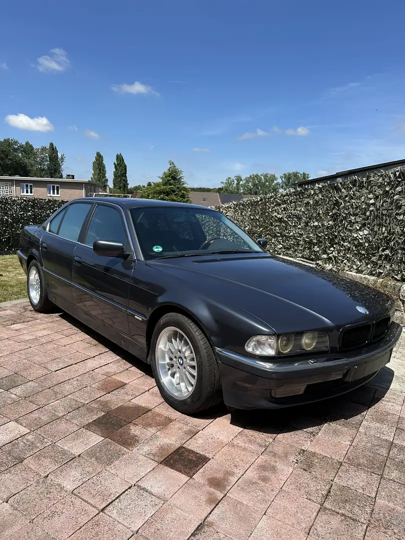 BMW 730 BMW Série 7 (E38) 730i – 3,0 L V8 Grijs - 2