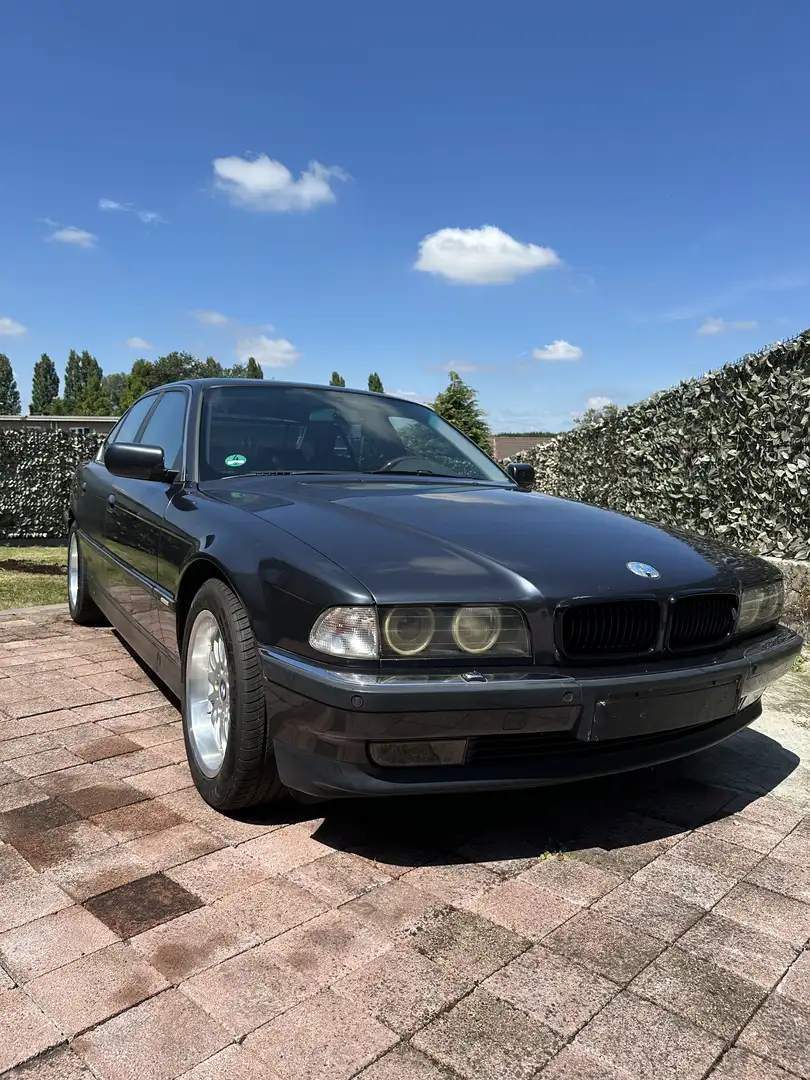 BMW 730 BMW Série 7 (E38) 730i – 3,0 L V8 Grijs - 1