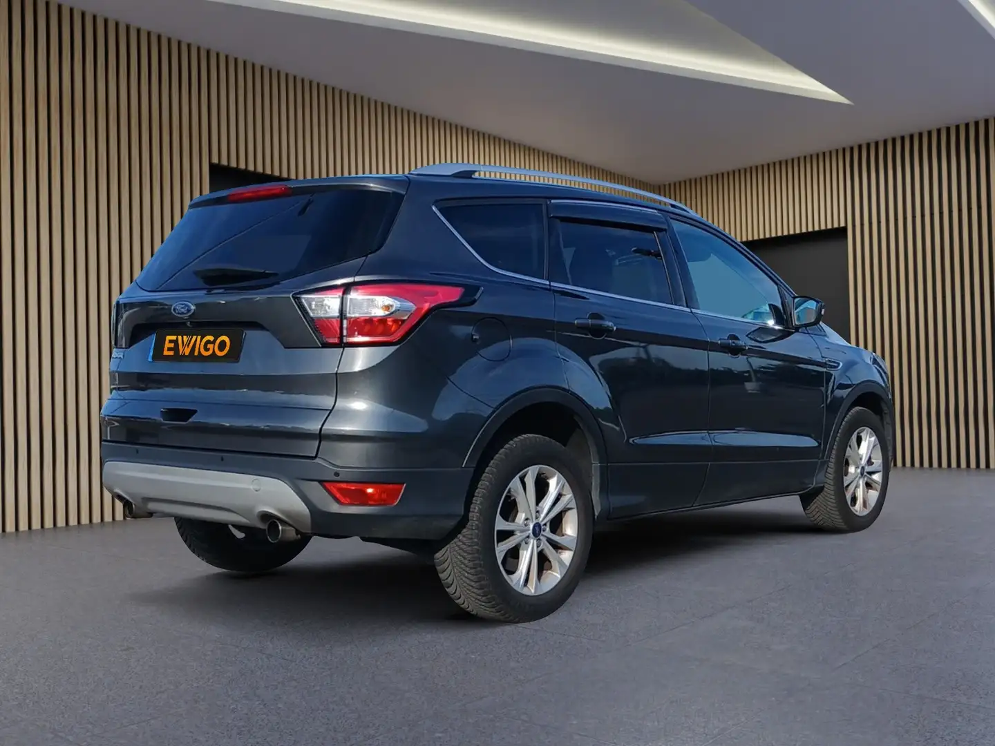 Ford Kuga 1.5 TDCI 120 TITANIUM 4X2 START-STOP - 2