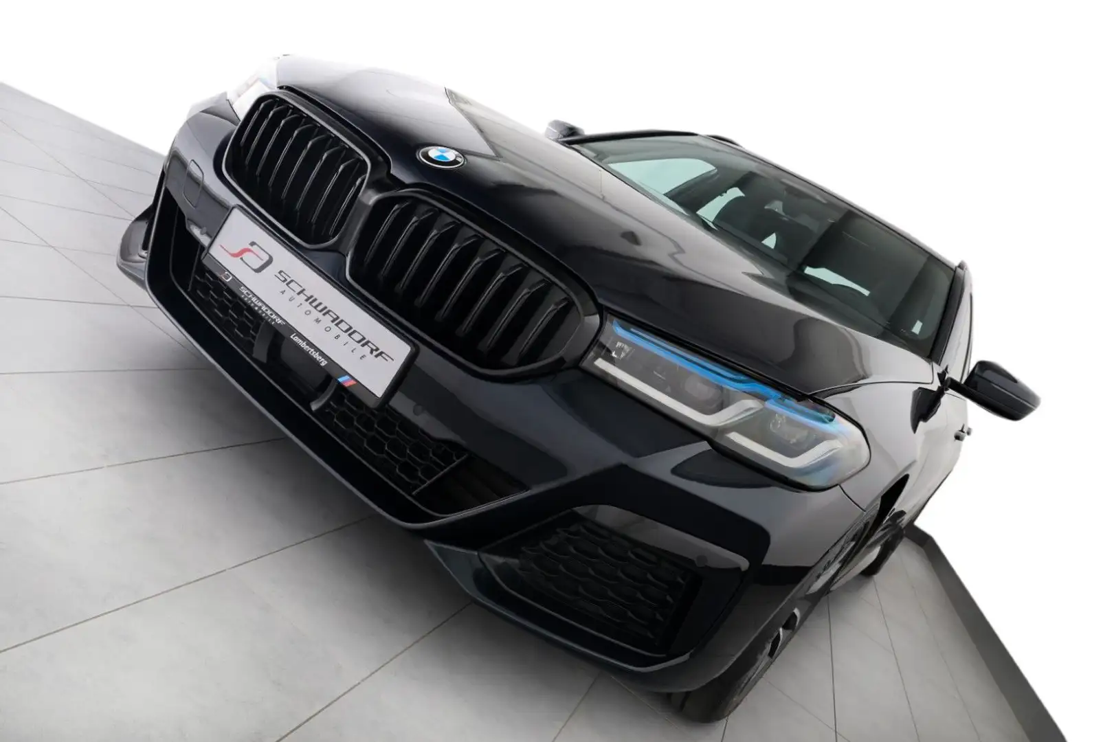 BMW 540 d xDrive Touring M Sport LASER ACC HUD AHK Schwarz - 2