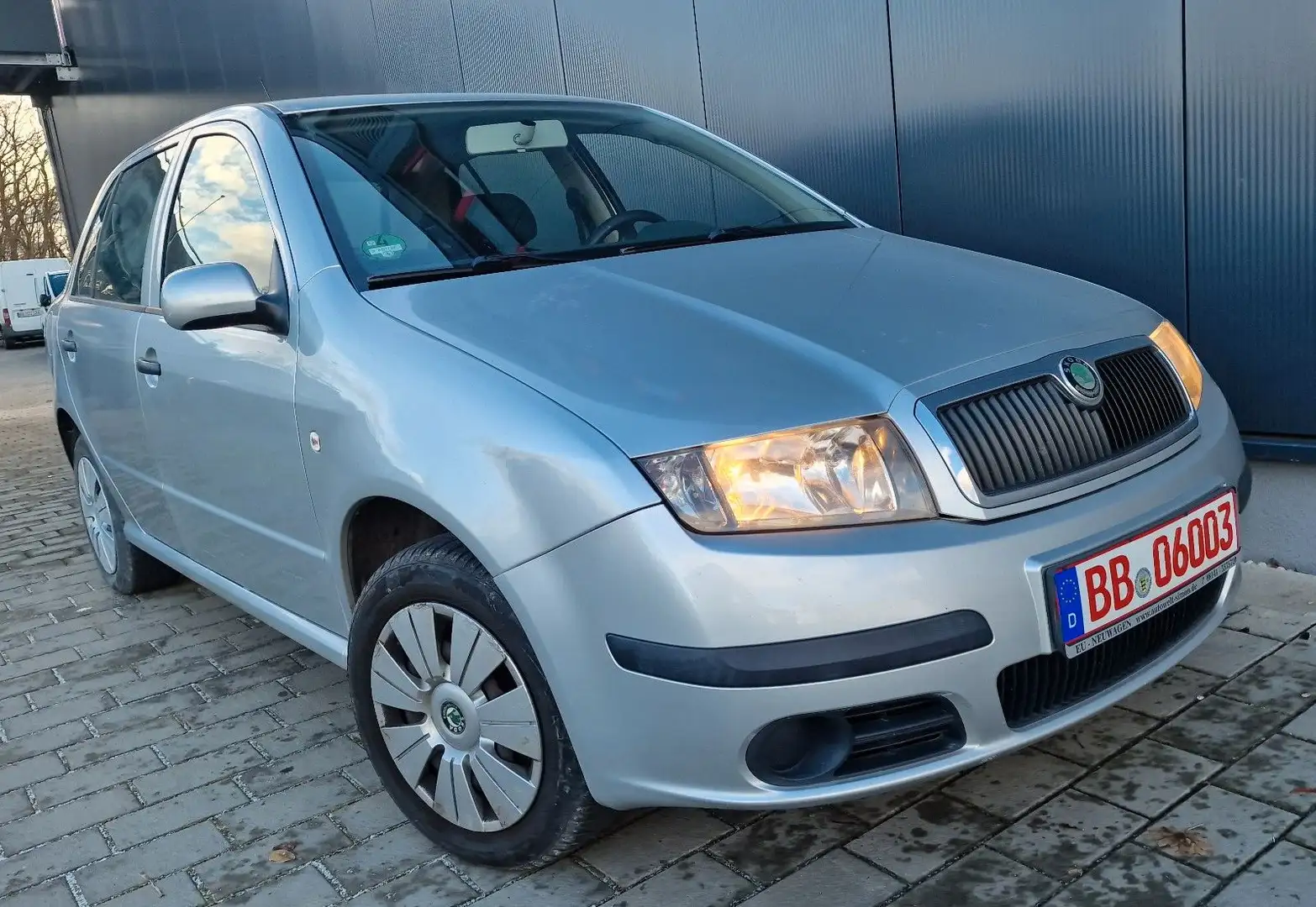 Skoda Fabia 1.4/MOTOR LAMPE AN/TÜV NEU/KLIMA/101 PS Argent - 1