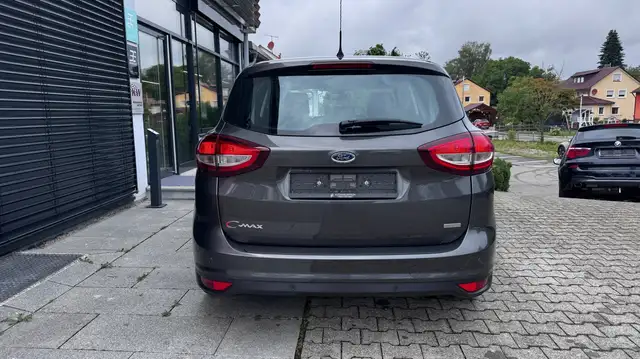 Ford C-Max view 5