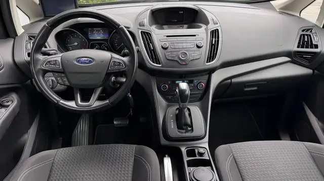 Ford C-Max view 12