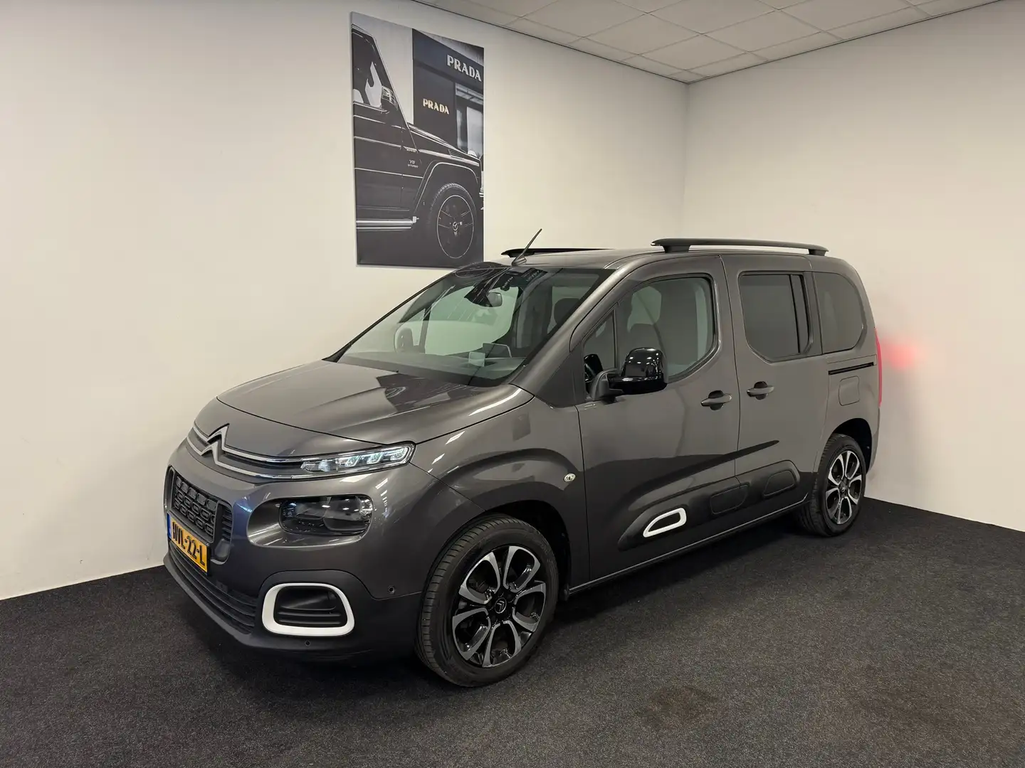 Citroen Berlingo 1.2 PureTech Shine // Automaat // Keyless // HUD / Grijs - 1