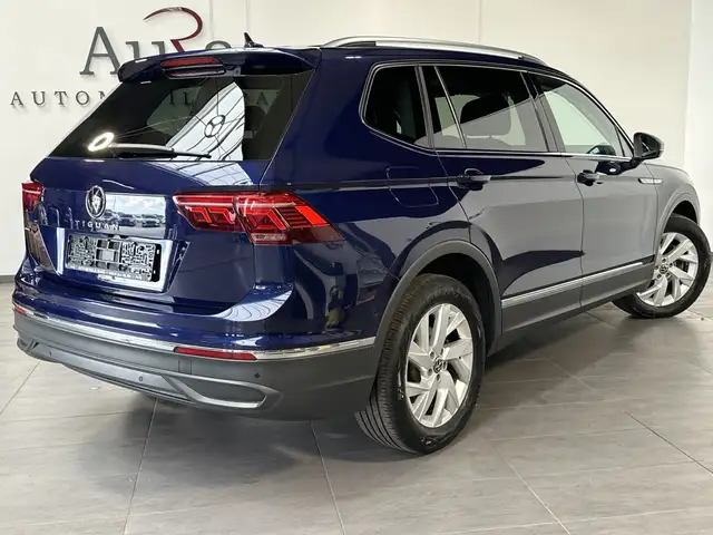 Volkswagen Tiguan Allspace view 4