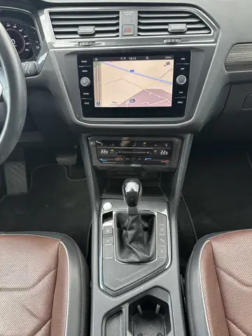 Volkswagen Tiguan Allspace view 14