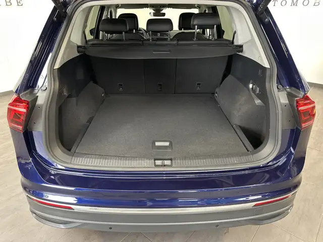 Volkswagen Tiguan Allspace view 6