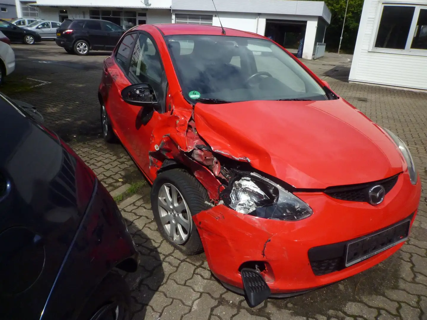 Mazda 2 Lim. 1.3 Independence Rot - 2