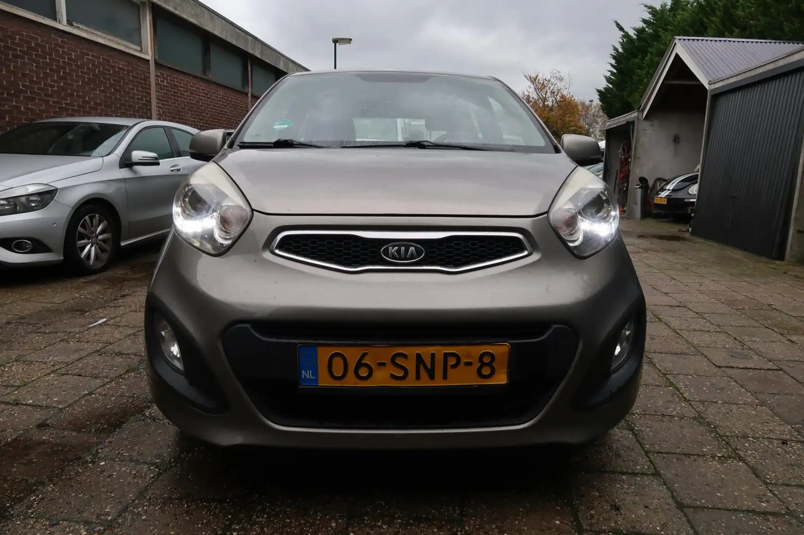 Kia Picanto 1.2 CVVT Comfort Pack Grijs - 2