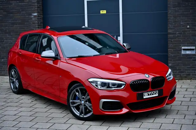 BMW 140 1-serie M140i Melbourne Red | 1e Eig | Pano | H/K