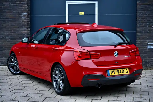 BMW 140 1-serie M140i Melbourne Red | 1e Eig | Pano | H/K