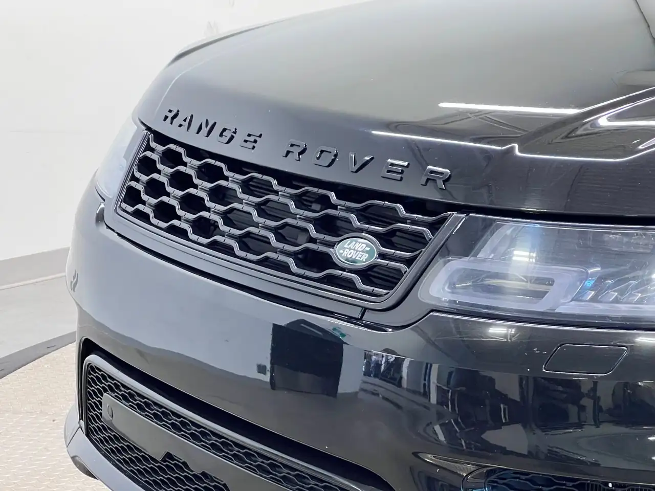 Land Rover Range Rover Sport снимка Land Rover Range Rover Sport