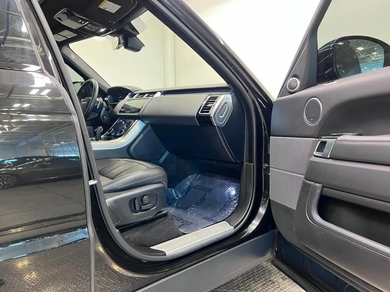 Land Rover Range Rover Sport снимка Land Rover Range Rover Sport