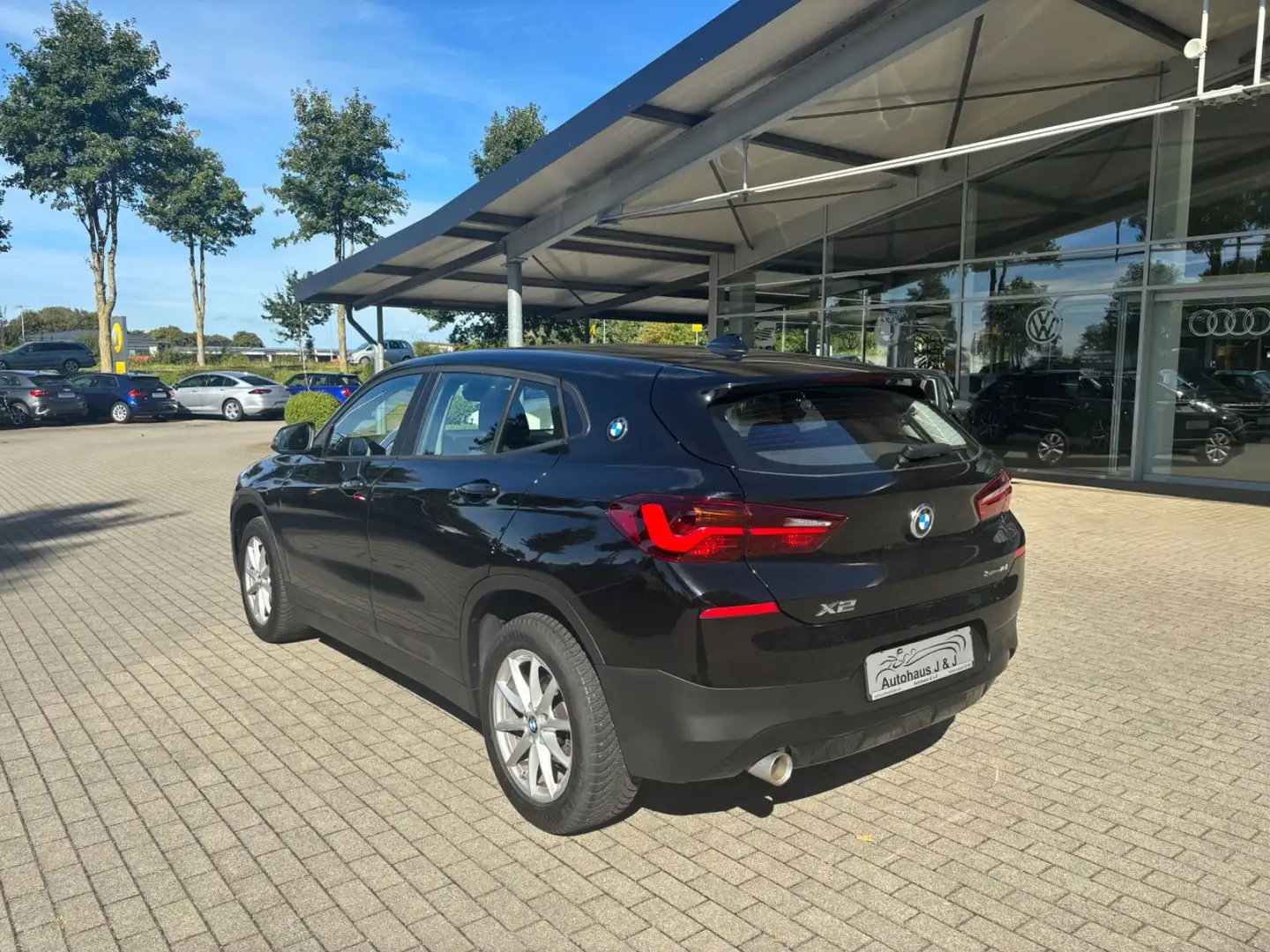 BMW X2 sDrive 18 i Bluetooth/Allwetterreifen/Klima Schwarz - 2