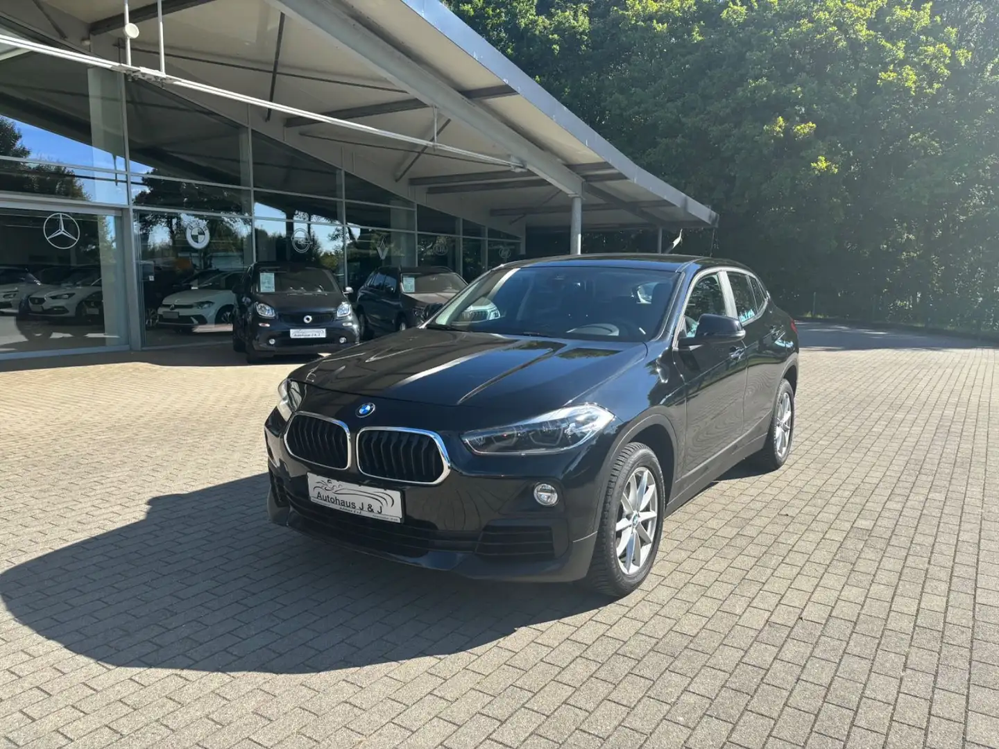 BMW X2 sDrive 18 i Bluetooth/Allwetterreifen/Klima Schwarz - 1