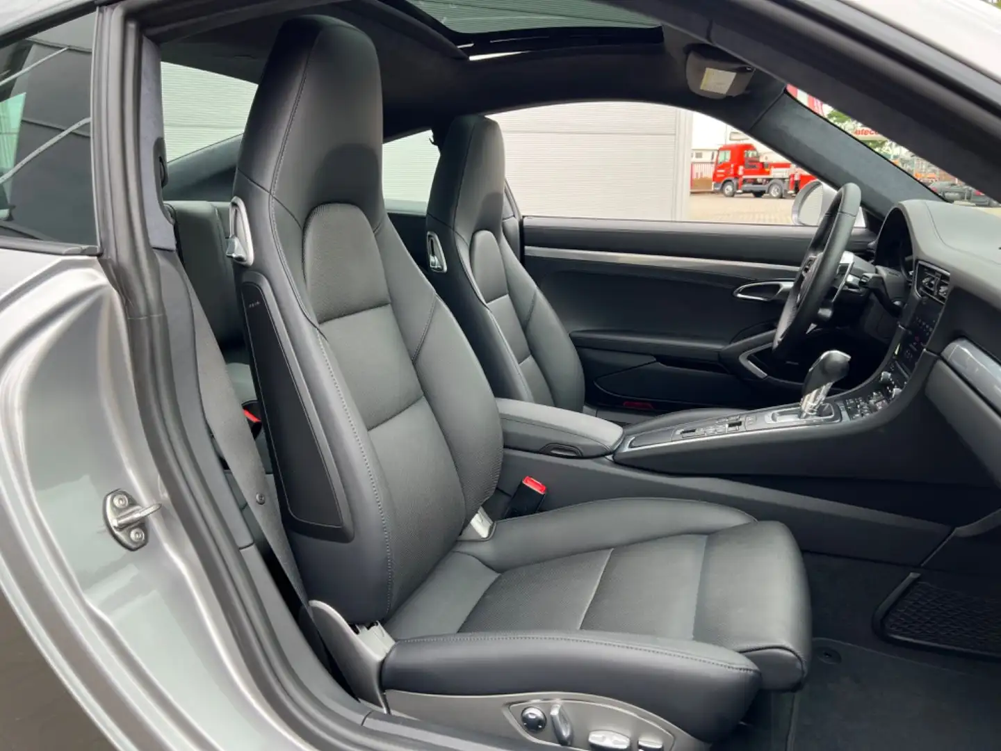 Porsche 991 911 991 CARRERA 4S COUPE, LIFT, BOSE, SCHIEBED Zilver - 2