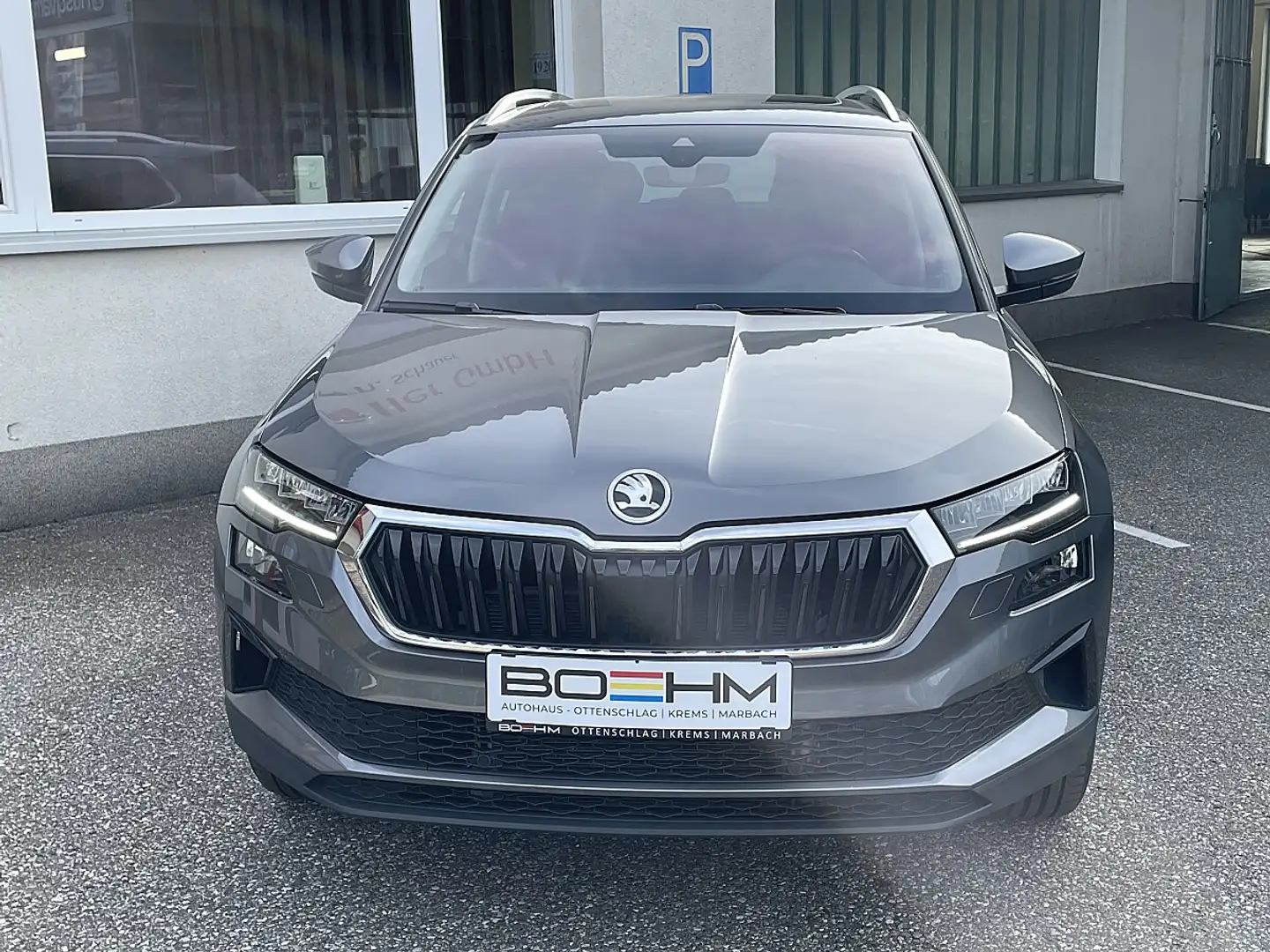Skoda Karoq 1,5 TSI ACT DSG Style Grau - 2